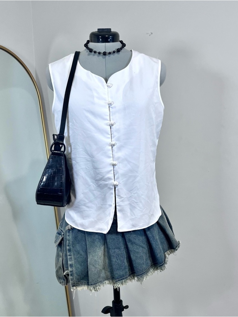 Vintage 90s Boho White Sleeveless Button Vest